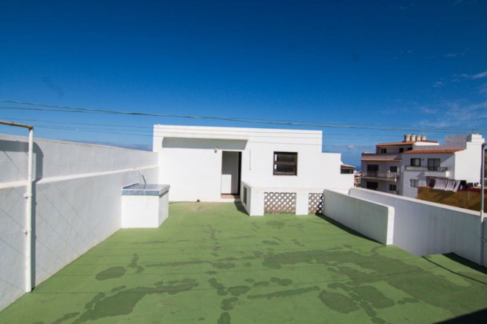 chalet-adosado-en-venta-en-los-reyes-big-23