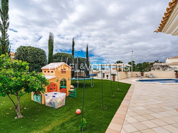 casa-o-chalet-en-venta-en-playa-paraiso-big-9