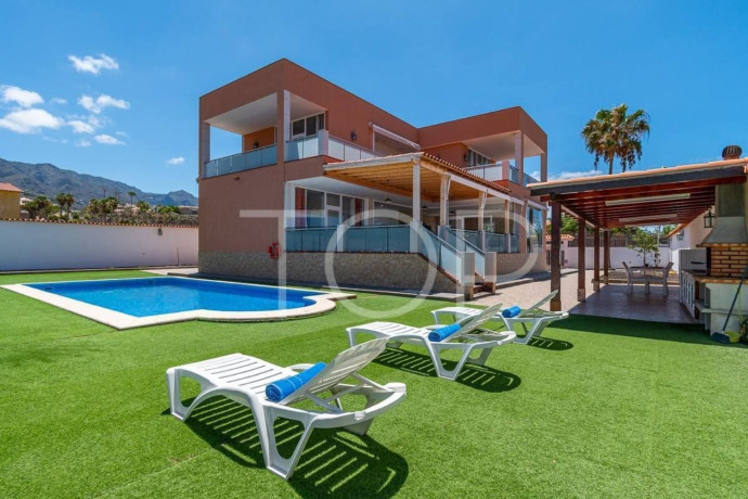 casa-o-chalet-independiente-en-venta-en-playa-paraiso-big-0