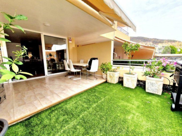 chalet-adosado-en-venta-en-el-madronal-67-big-3