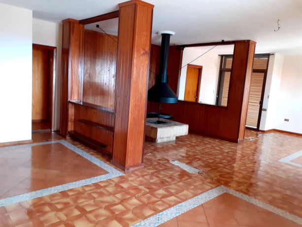 casa-o-chalet-en-venta-en-calle-perez-reyes-sn-big-1