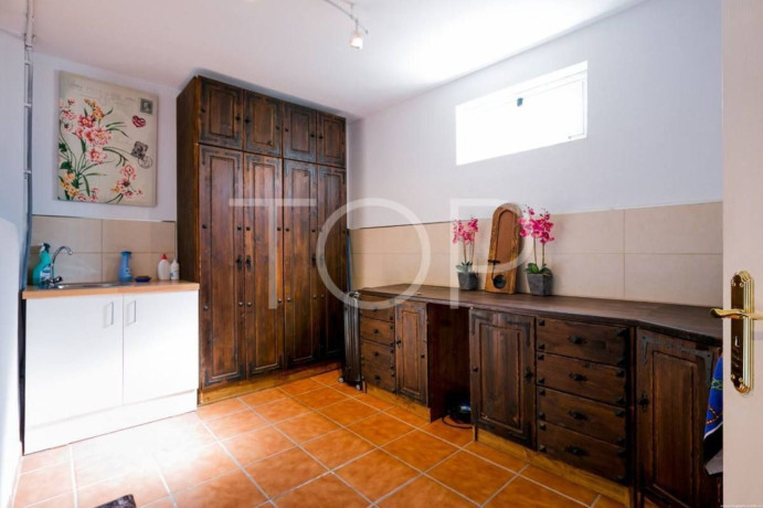 chalet-adosado-en-venta-en-la-caleta-big-4