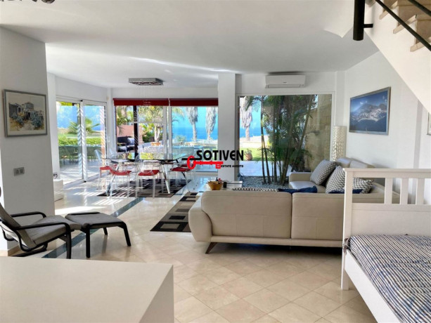 casa-o-chalet-en-venta-en-la-caleta-big-5