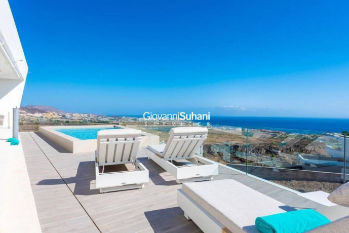 casa-o-chalet-independiente-en-venta-en-la-caleta-big-1