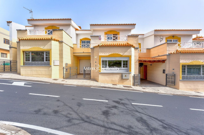 chalet-adosado-en-venta-en-calle-de-canarias-big-21