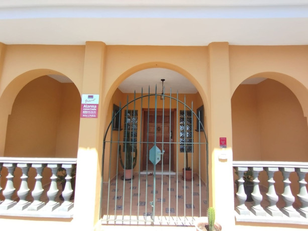 casa-o-chalet-independiente-en-venta-en-calle-nicaragua-25-d-ref-102859419-big-1