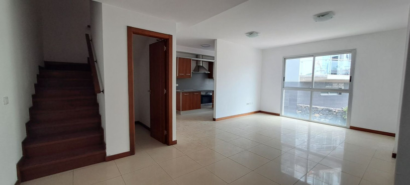 duplex-en-venta-en-calle-la-gorvorana-big-5