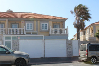 Casa o chalet independiente en venta en avenida Juan Carlos I (ref. 103209786)