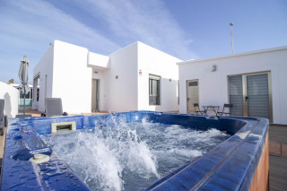 Casa o chalet independiente en venta en El Médano (ref. N03-EB-00968)