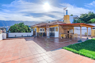 Casa o chalet independiente en venta en calle Viñas (ref. 8536)