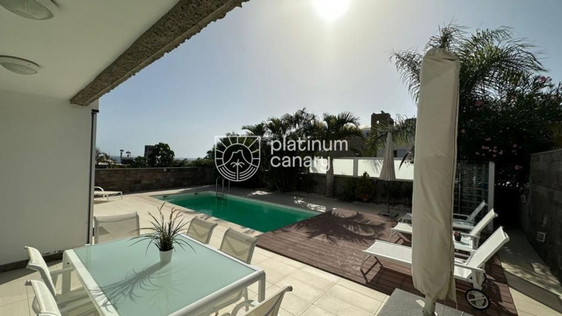 casa-o-chalet-en-venta-en-playa-del-duque-big-2