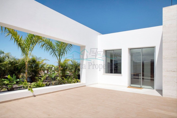 casa-o-chalet-en-venta-en-la-caleta-big-4