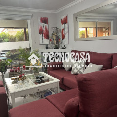 Chalet adosado en venta en calle Tomas Cruz