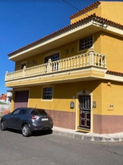 Casa o chalet independiente en venta en calle San Isidro, 18 (ref. CU89-00735)