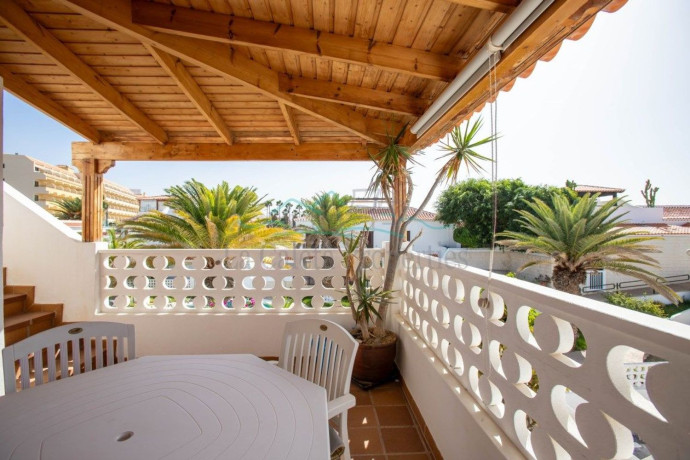 chalet-pareado-en-venta-en-la-caleta-big-11