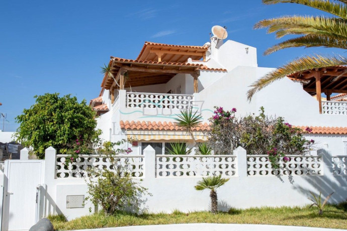 chalet-pareado-en-venta-en-la-caleta-big-28