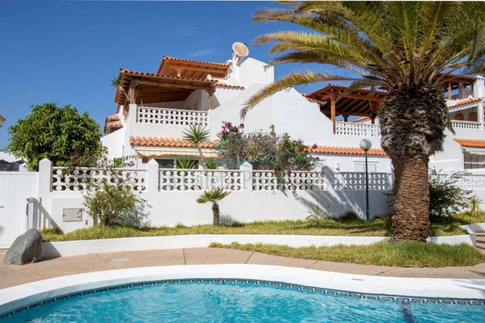 chalet-pareado-en-venta-en-la-caleta-big-29