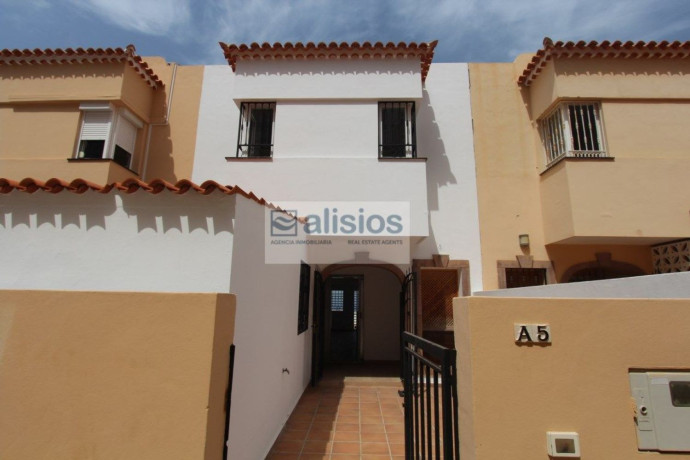 chalet-adosado-en-venta-en-torviscas-centro-y-alto-big-11