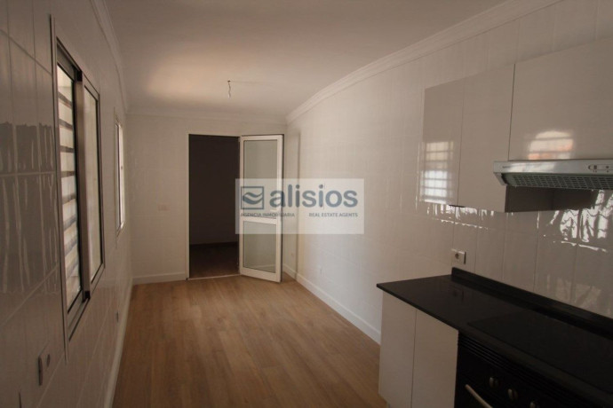 chalet-adosado-en-venta-en-torviscas-centro-y-alto-big-18