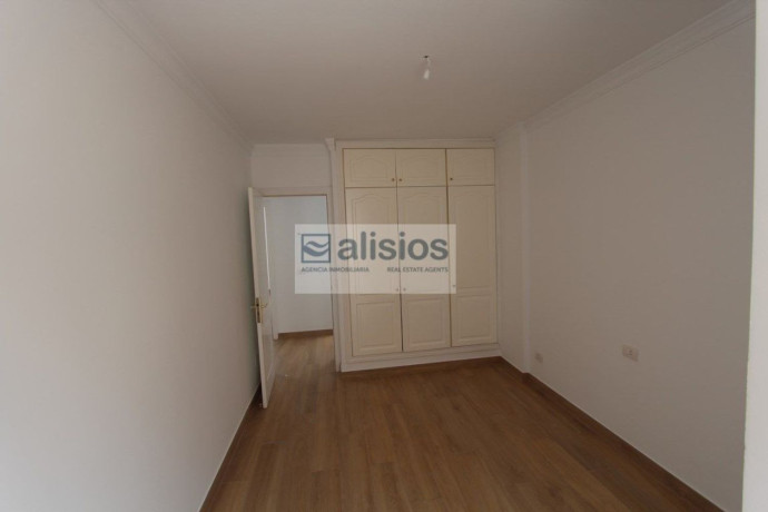 chalet-adosado-en-venta-en-torviscas-centro-y-alto-big-24