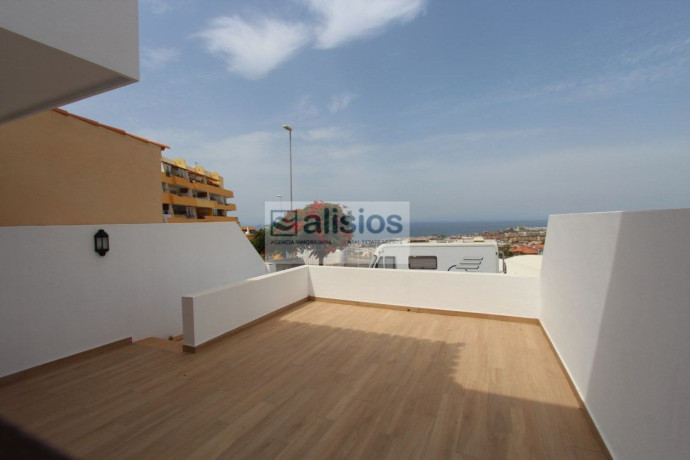 chalet-adosado-en-venta-en-torviscas-centro-y-alto-big-21