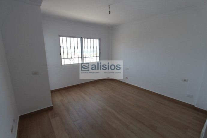 chalet-adosado-en-venta-en-torviscas-centro-y-alto-big-17