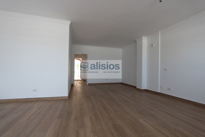 chalet-adosado-en-venta-en-torviscas-centro-y-alto-big-8