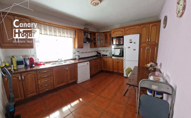 chalet-adosado-en-venta-en-casco-urbano-ref-053111-big-23