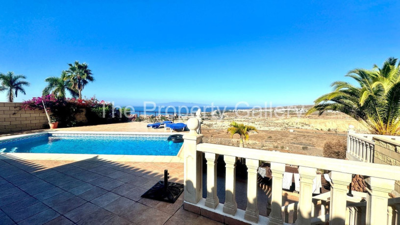 casa-o-chalet-independiente-en-venta-en-playa-del-duque-big-3