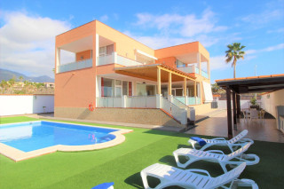 Casa o chalet independiente en venta en Playa Paraíso (ref. 7910)
