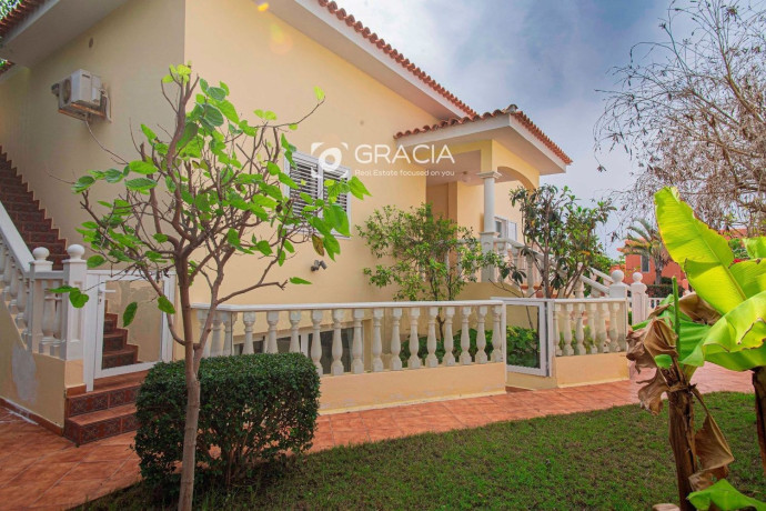 casa-o-chalet-en-venta-en-la-caleta-big-14