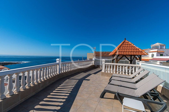 chalet-adosado-en-venta-en-la-caleta-big-25