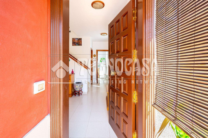 chalet-adosado-en-venta-en-calle-zodiaco-big-5