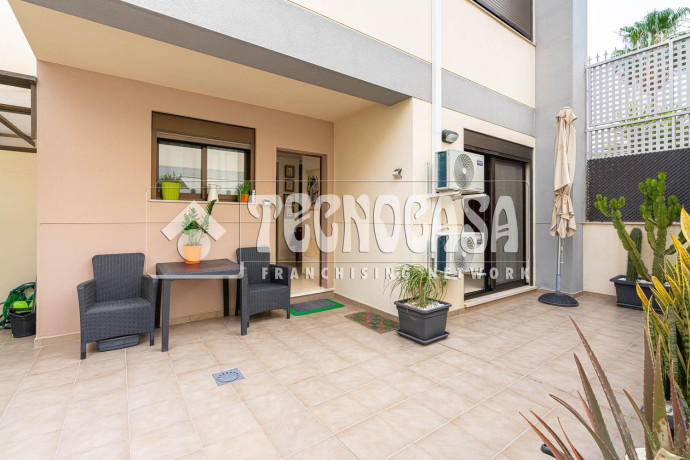 chalet-adosado-en-venta-en-calle-chimbesque-big-0