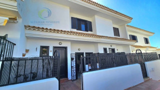 Chalet adosado en venta en Chayofa