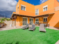 casa-o-chalet-en-venta-en-los-cristianos-small-0