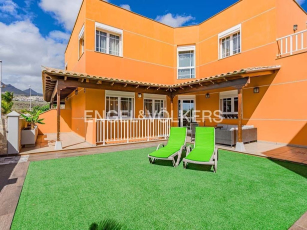 casa-o-chalet-en-venta-en-los-cristianos-big-4