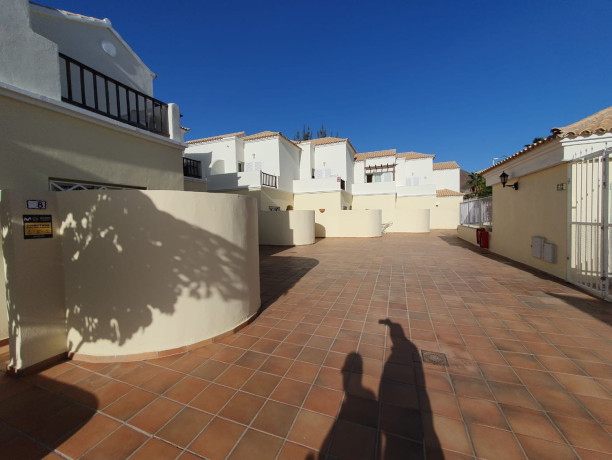 chalet-adosado-en-venta-en-los-cristianos-big-22