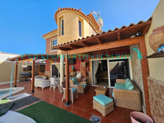 Casa o chalet independiente en venta en calle Garañaña