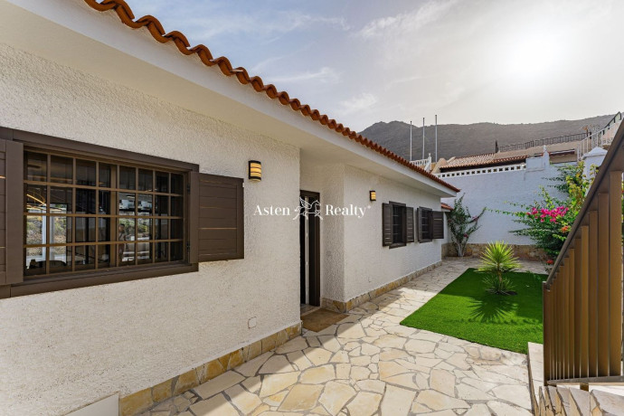 casa-o-chalet-en-venta-en-calle-el-hibisco-big-3