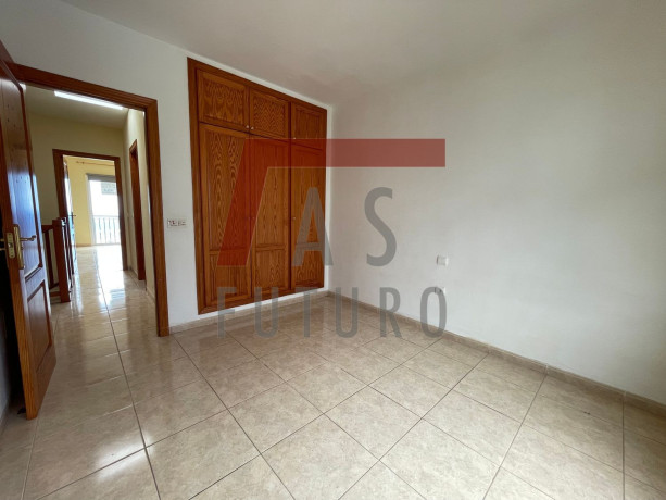 chalet-adosado-en-venta-en-canarios-big-26