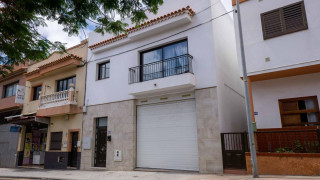Casa o chalet independiente en venta en calle Barranquillo de Acentejo, 42 (ref. 0067-03947)