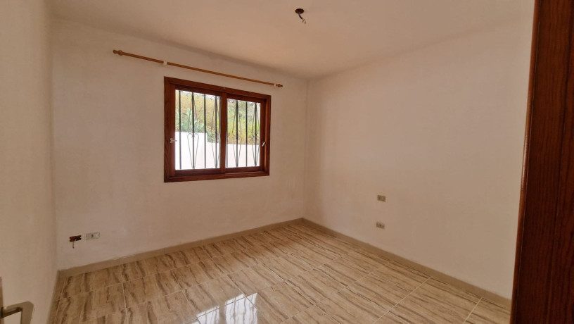 chalet-adosado-en-venta-en-calle-vinatigo-big-17