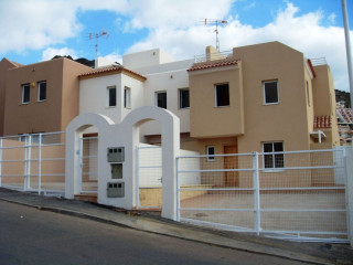 Chalet adosado en venta en Acebuche (ref. Perg 001)