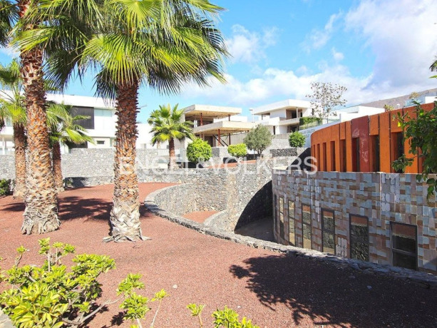 casa-o-chalet-en-venta-en-la-caleta-big-4