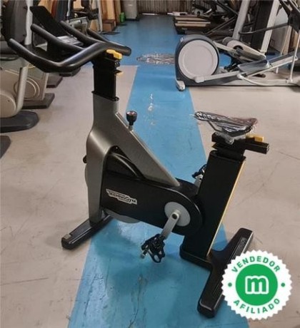 bicicleta-spinning-technogym-cycle-big-2