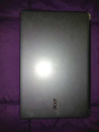 se-vende-portatil-acer-italiano-big-4