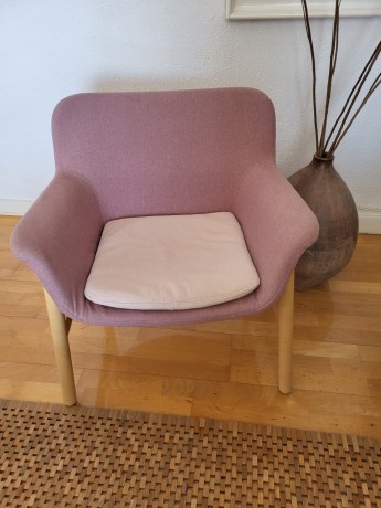 sillon-de-tela-con-cojin-color-rosa-big-0