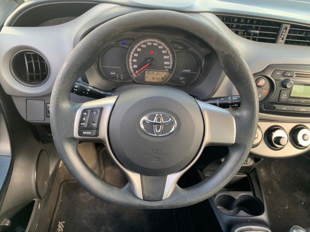 toyota-yaris-100cv-big-9