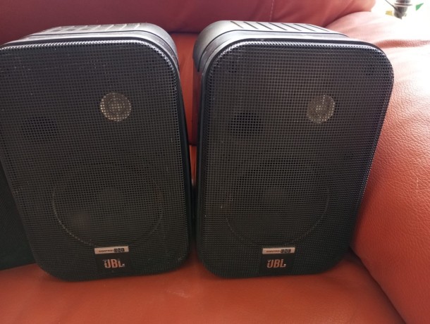 altavoces-jbl-control-one-big-0